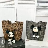 ราคา กระเป๋าโท้ทฤดูร้อน วัสดุไนลอน ซิปเย็บ กระเป๋าสะพายไหล่เดียว สำหรับผู้หญิง ปี 2025 wallet women shoulder bag beach คาดเอว กระเป๋า ปลา suede crochet stand oil hobo สียีนส์ luxe สาย (1731679572249970155)