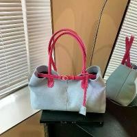 ราคา กระเป๋าโท้ทหนังนิ่มสไตล์เกาหลี แฟชั่นใหม่ ปี 2025 สไตล์ลำลอง บล็อคสี พร้อมหัวเข็มขัด ความจุมาก กระเป๋าสะพายไหล่ สำหรับผู้หญิง กระเป๋า สียีนส์ stand oil bottega veneta wallet women (1731604732960999271