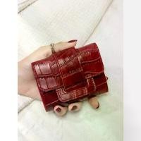 ราคา กระเป๋าสตางค์ใบสั้นผู้หญิง ลายจระเข้ สามพับ กระแป๋ง จิ๋ว vivienne westwood wallet (1732181719863429165)