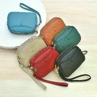 ราคา กระเป๋าใส่เหรียญหนังแท้ ซิปคู่ กระเป๋าคลัตช์ผู้หญิงแฟชั่น พร้อมพวงกุญแจ กระเป๋าใส่เหรียญผู้หญิง ฮาร์ดแวร์สีทอง หนังแท้ Topgrain เสน่ห์กระเป๋า กระเป๋า สตางค์ charles and keith wallet women (17319852336