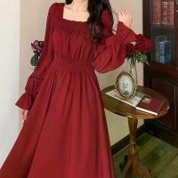 ราคา ชุดหม่อนหญิง สไตล์เรโทร คอเหลี่ยม เอวสูง ยางยืด สีแดง เหมาะสำหรับเจ้าสาวและฤดูใบไม้ร่วง พลัสไซส์ สไตล์ประจำวัน wedding dress ชุด วิวาห์ quinceanera dresses ชุด หมั้น ชุด พรี (1731924295677151537)