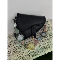 ราคา นาฬิกา Cub เล็ก หน้าปัดเย็นและหวาน สายโซ่ กระเป๋า หนังสีดำ ดีไซน์เฉพาะ กระเป๋าข้าง สะพายข้าง กระเป๋าสะพายไหล่เดียว ปี 2025 (1732059153195632235)