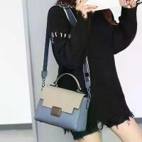 ราคา กระเป๋า Coco London สะพายไหล่ สะพายข้าง หนังวัวแท้ ทรงหมอน น้ำหนักเบา มีช่องใช้งานเยอะ helen (1730159648130501352)