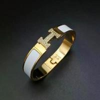 ราคา กำไลH รุ่นclick สีขาวฝังเพชรCZตัวเรือนสแตนเลสแท้สีทอง ปั๊มแบรนด์ สวยมาก คําแนะนําผลิตภัณฑ์ใหม่ของเดือนนี้ (1732187962058966896)