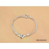 ราคา ข้อมือเต๋าเงินกลางหัวใจ 1 บาท SB006060 กำไล สร้อยข้อมือ (1729613324670962540)