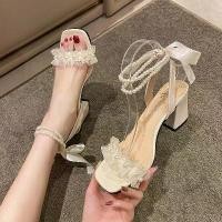 ราคา รองเท้าแตะแฟชั่นสตรี คุณภาพสูง สไตล์เกาหลี รองเท้าส้นสูง ส้นกลางฝรั่งเศส ลูกไม้มุก ส้นบล็อก ฤดูร้อนใหม่ สไตล์เท่ รองเท้าส้นสูง 2023 ความงาม รองเท้าส้นสูง เปิดนิ้วเท้า แฟชั่นสไตล์ (1730052598655716167)