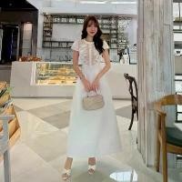 ราคา งานป้าย เดรสงานบุญ งานบวช งานแต่ง ใส่ออกงานสวยมาก เดรสผ้าทอลายมีเทคเจอร์ในตัว คอกลมแต่งกระดุมคริสตัล ชิปหลังแขนสั้น ช่วงอกแต่งลูกไม้ตาราง ซับสีเนื้อ พร้อมแต่งดอกไม้ป๊อปอัพ เอวเข้ (1731756150214591569)