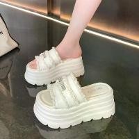 ราคา รองเท้าแตะพื้นหนา สไตล์ สุดชิค คอลเลคชั่นฤดูร้อนใหม่ สามารถใส่ข้างนอกได้ รองเท้า elsa รองเท้ากินขา สงกรานต์ รองเท้า กุชชี่ เเตะ รองเท้า ใส่ ไป งานแต่ง เตี้ย รองเท้า (1731273169967940822)