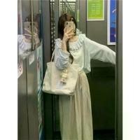 ราคา เสื้อยืด แขนยาว ลายทางสีน้ำเงิน เปิดไหล่ สไตล์เกาหลี สำหรับผู้หญิง ทรงหลวม แฟชั่น มาใหม่ เหมาะสำหรับฤดูใบไม้ร่วง INZEVUKA/ เชิ้ต ผ้า คลุม ไหล่ ปลอม สีเขียว งานแต่ง สี (1731220878158628579)