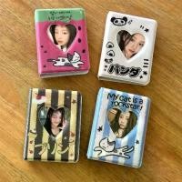 ราคา อัลบั้มการ์ด, ดีไซน์แมวน่ารักและแพนด้าสีดำขาว, วัสดุพีวีซี, แฟ้มใส่โฟโต้การ์ดขนาดเล็ก 3 นิ้ว, สไตล์เกาหลี, รวมหน้าใน 20 หน้า, เหมาะสำหรับเก็บโปสการ์ด, สมุด (1731396583449462286)