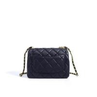 ราคา 【AURA 004】กระเป๋าสะพายข้าง สำหรับผู้หญิง มาใหม่ 2025 กระเป๋าสะพายข้างฤดูร้อนใบเล็ก กระเป๋าโทรศัพท์มือถือ สีขาว เหมาะสำหรับผู้หญิง ขนาดเล็ก (1731929330653889875)