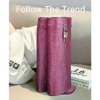 ราคา รองเท้าบูทบาร์บี้ สีชมพู สำหรับผู้หญิง 2024 มาใหม่ สไตล์กางเกง อเนกประสงค์ ล็อคบิด ต่ำกว่าส้นกีบ รองเท้าบูทเข่า รองเท้าบูทอัศวิน (1731010226714282966)