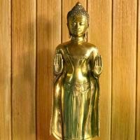 ราคา หลวงพ่อพระบาง ปางห้ามสมุทร วัดธัมมปาโลนุสรณ์ จ.สกลนคร เนื้อโลหะทองเหลือง สีทอง ขนาดความสูง 21นิ้ว ความกว้างฐาน 5 นิ้ว งานสวยๆมาก พระบูชา (1730863014606047261)