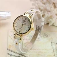 ราคา นาฬิกาควอทซ์ผู้หญิง ดีไซน์เรียบหรู หน้าปัดสีขาวทรงกลม มาร์คเกอร์สีทอง สายหนัง PU ใส่สบาย เหมาะสำหรับข้อมือเล็ก ไอเดียของขวัญที่สมบูรณ์แบบสำหรับวันแม่ เดือนรอมฎอน และการสำเร็จการศ (1731565043489670465)