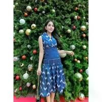ราคา Love Lady เดรสลายไทย สีน้ำเงิน เดรสงานป้าย Size3XL อก44" จัดส่งฟรี กทม (1731915436185388203)