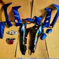 ราคา ชุดสี wave100 เฟรมรถ เวฟ110s กาบรถ เวฟ100ตัวเก่า สีน้ำเงินดำ ยกชุด13ชิ้น + ไฟหน้า ไฟท้าย พร้อมติดลาย wave100s ปี2002 สีน้ำเงิน Motorcycle มอเตอร์ไซค์ (1729619095695100723)