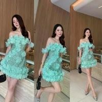 ราคา มินิเดรสปาดไหล่ สีเขียว ดีไซน์แต่งดอกไม้3D แน่นๆ และแต่งขนนกฟรุ้วฟริ้งมาก เนื้อผ้าแต่งกริสเตอร์วิ้งและมุกสวยอลังสุดๆ อกเสริมฟองน้ำ มีซิปหลังอย่างดี ใส่ออกมาทรงเข้ารูป งานสวยเนื้อผ้าดี คัดติ๊งเป๊ะ (173