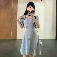 ราคา เดรสคอเหลี่ยม สไตล์ฝรั่งเศส แขนสั้น สำหรับผู้หญิง มีเอวผูกโบว์ เดรสทรงเอ ผ้า ทอ รัด รูป ดู แพง สวย ๆ น่ารัก ๆ มินิเดรส ลินิน แท้ ขาว ไปงาน เดรส ไป ทะเล ชุด ไ (1731797702000871142)