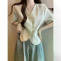 ราคา เสื้อเชิ้ต เปิดไหล่ แขนสั้น สไตล์ฝรั่งเศส สำหรับผู้หญิง ใส่หน้าร้อน พลัสไซส์ สลิมมิ่ง คอวี คาร์ดิแกน เสื้อผ้าซาติน สไตล์ชาแนล (1731564735830000730)