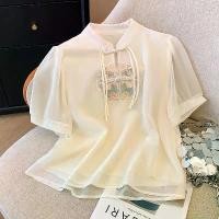 ราคา เสื้อผ้าแฟชั่นสตรี，เสื้อเชิ้ต แขนสั้น ผ้าชีฟอง ปักลาย สไตล์จีนใหม่ ทันสมัย สำหรับใส่หน้าร้อนของผู้หญิง พลัสไซส์ สาวอวบ ทรงสลิมฟิต เสื้อหัวเข็มขัด กระโปรงหน้าม้า ท๊อป (1731087630524320146)