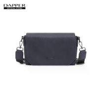 ราคา DAPPER กระเป๋าสะพาย Essential Flap Crossbody Bag สีเทาเข้ม (1731755620746168503)