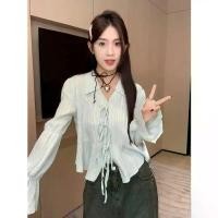ราคา [Sheing office]พร้อมส่งเสื้อเชิ้ตผู้หญิงแขนยาวผูกโบว์คอวีแขนกระดิ่งดีไซน์เก๋ๆ (1732201890903328557)