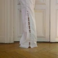 ราคา MIRA Je Sui pants กางเกงขายาวขาวดีเทลผูกเอวชายลูกไม้มีโบว์ (1731300651419600047)