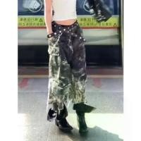 ราคา กางเกงยีนส์ล้างด้อย สไตล์อเมริกันย้อนยุค unisex พลัสไซส์ ออกแบบสาวฮอต กระเป๋าแพทช์ลายพราง กางเกงครอป เกริก ฤทธิ์ ยีนส์ กางเกง ขาสั้น สามส่วน levis 501 ผู้ชาย ทหาร ไอ กัน งาน แท้ (1731682552131257385)