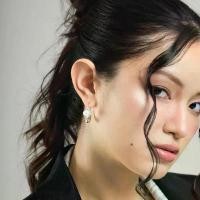 ราคา earika.earrings - dewdrop pearl curve hang ต่างหูห้อยโค้งไข่มุกสีขาวไร้แป้น ก้านเงินแท้ เหมาะสำหรับคนแพ้ง่าย ที่นิยมมากที่สุด (1731910859275404721)