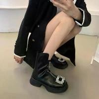 ราคา SOLEMATE : Diamond boots รองเท้าบูทแต่งอะไหล่เพชร ซิปหน้า เสริมส้น (1732207578457606015)
