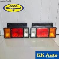 ราคา ไฟท้ายพร้อมขั้วไฟและหลอดไฟ 12V. อีซูซุ ISUZU NPR NKR ไฟท้าย 6 ล้อ ไฟท้ายรถบรรทุก ตราเพชร Diamond (1731883159520315064)