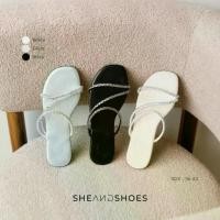 ราคา COD Diamond รองเท้าแตะสวมเส้นเพชร [Sz.36-42] วิ้งวับ สวยงาม หรูนิดๆ (1731898394809369892)