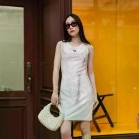 ราคา พร้อมส่ง เดรสกล้าม 2 ชั้น PRA.DA แต่งเพชรหน้า งานป้าย vshopbrand คําแนะนําการขายที่ร้อนแรงในเดือนนี้ urban revivo one bangkok Clothing Dress Women ผู้หญิง เสื้อผ้า jisoo purp (1731506587346110730)