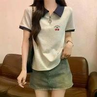ราคา เสื้อโปโลพลัสไซส์ ครึ่งซิป บล็อคสี แขนสั้น เสื้อยืด สำหรับผู้หญิง เทรนด์ใหม่ในฤดูร้อน ทรงหลวมและกระชับสัดส่วน เหมาะสำหรับ 90 กก. สียีนส์ คอปาด เสื้อ เสื้อ uniqlo ผู้ หญิง (1731730243639543216)