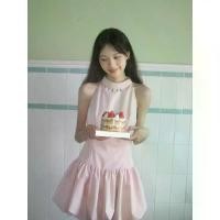 ราคา เดรสแขนกุดคอวี สีชมพูหวาน สำหรับผู้หญิง ดีไซน์ฤดูร้อน จับเอว กระชับสัดส่วน เดรสสั้นทรงพอง เหมาะสำหรับหุ่นเพรียว uniqlo dress satin prom dress (1731387815615629297)