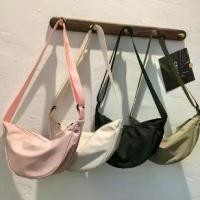 ราคา กระเป๋าผ้าแคนวาส, UNIQLO, สำหรับผู้หญิง, กระเป๋าหนังเกี๊ยว, กระเป๋าสะพายไหล่, กระเป๋าใต้วงแขน, กระเป๋าสะพายข้าง, กระเป๋า Messenger, เหมาะสำหรับผู้หญิง (1732098879957468895)