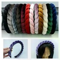 ราคา Discount ริบบิ้นตรงกลาง Made In Korea ที่คาดผมกำมะหยี่บิดกลมกว้าง2ซม. (1731464162183317082)