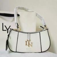 ราคา BmzrkKshop มีของ กระเป๋าสะพายข้าง LYN ทรงพอช รุ่นใหม่ ทรงสวย กระเป๋าคล้องไหล่ เเละ สะพายข้าง มี อุปกรณ์ป้าย และ ถุงผ้า สายสะพายยาว มีชุดของขวัญ วาเลนไทน์ (1731927109653530172)