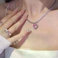 ราคา สร้อยคอหัวใจสีชมพู หรูหราราคาไม่แพง Qixi สร้อยคอหัวใจสามมิติหวาน สร้อยคอหัวใจพีชรูปหัวใจ chain heart necklace ของ ขวัญ วาเลนไทน์ (1731744657065019722)