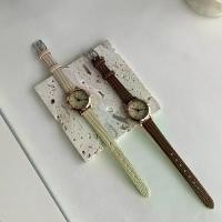 ราคา นาฬิกาเด็กผู้หญิง หน้าปัดเล็ก นาฬิกาที่ดี สายหนัง ตัวเลขโรมัน สเกลหน้าปัดผู้หญิง เหมาะสำหรับนักเรียน นาฬิกาควอทซ์ Seiko พระจันทร์ (1731276307037260172)