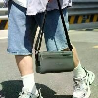 ราคา กระเป๋าสะพายข้างผู้ชาย แฟชั่น อินเทรนด์ สไตล์ลำลอง ขนาดเล็ก มาใหม่ 2024 กระเป๋า คาดเอว ผู้ชาย กระเป๋า zara ผู้ ชาย (1732174521880643607)