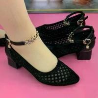 ราคา รองเท้าแตะผู้หญิง หนังนิ่มแท้ สไตล์ 2024 แฟชั่นฤดูใบไม้ผลิและฤดูใบไม้ร่วง รองเท้าคุณแม่ อเนกประสงค์ เรียบหรู น้ำหนักเบา พื้นนุ่ม ไม่เหนื่อย ขายดีในร้าน รองเท้า zara แท้ รองเท้า (1731572822456567029)