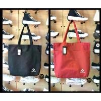 ราคา [Authorized Retailer] CONVERSE A GOOD DEAL OF TOTE BAG คอนเวิร์ส กระเป๋าสะพายข้าง 1261833 BK/ RD (790) สินค้าแท้ 100% (1729981081883936936)