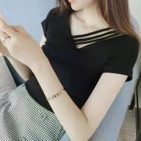 ราคา เสื้อยืดแขนสั้น สำหรับผู้หญิง สไตล์เกาหลี คอลเลคชั่นฤดูร้อน 2025 มาใหม่ คอวี เสื้อพอดีตัว เสื้อ อดิดาส เบนซ์ (1731928328702887440)
