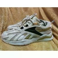 ราคา รองเท้ามือสอง Reebok Royal Astrorun Size 43 ยาว 27.5 cm. ขายร้อน (1732179201822525026)