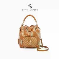 ราคา LYN - Bena Infinite Print Backpack กระเป๋าเป้ Bena Infinite Print (LL23MBF072) (1729745104994666747)