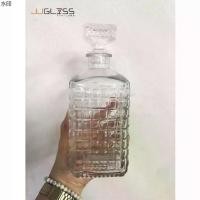 ราคา พร้อมส่ง AMORN - SQUARE WHISKY BOTTLE 550ml. - ขวดวิสกี้ ขวดแก้ว ขวดคริสตัล เจียรไน ทรงเหลี่ยม (1731360714844047254)