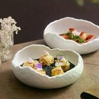 ราคา จานเซรามิก, จานถ้วย, จานสลัดญี่ปุ่น, จานลึกศิลปะ, จานถ้วยสูง, จานบ้าน, ดีไซน์นูนสร้างสรรค์, เหมาะสำหรับโรงแรม จาน หลุม จาน ใบ ไม้ อินเดีย จาน หลา ท้า ถาด ทองเหลือง charger plates (1731824155574503108)