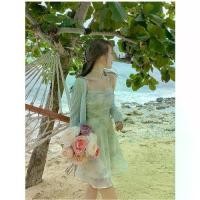 ราคา เดรสลายดอกไม้ฝรั่งเศส สไตล์ไฮเอนด์และสง่างาม สายรัดบางและเอว-จีบ วัสดุชีฟอง เดรสทรงเอ เหมาะสำหรับวันหยุดบนเกาะ เดรสสั้น ชุด สีทอง สวย หรู ลุค ไฮโซ ผู้หญิง ไหล่กว้าง เดรสยีน (1731942798178945259)
