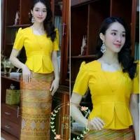 ราคา ชุดผ้าไหมแขนสั้นน่ารักๆอัดผ้ากาวทั้งชุด(เสื้อ+ผ้าถุงป้ายฟรีไซส์) ผู้หญิง Clothing ชุดพม่าผู้หญิงสําเร็จรูป ชุดไทยศิวาลัย ชุดอาข่าสวยๆ periodo tudor outfit ชุดบาบ๋าย่าหยา Women Girl (172958365669415560